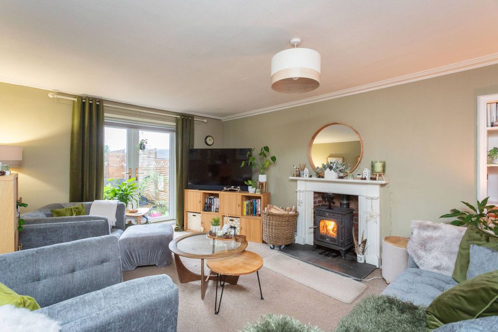 Property photo 2 of 19