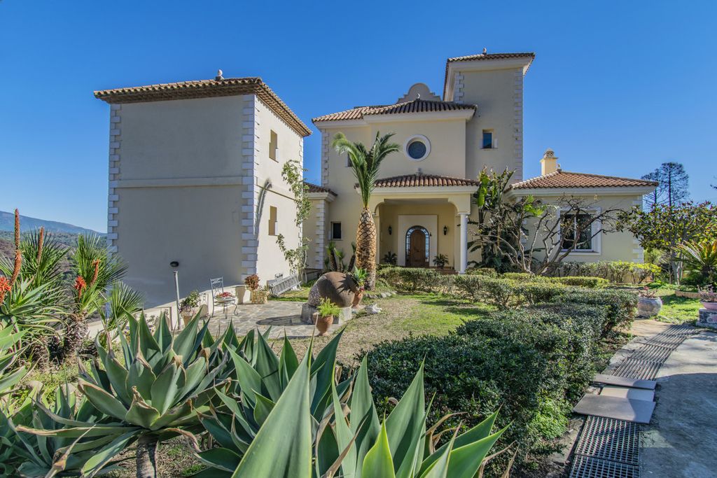 Property photo 1 of 47