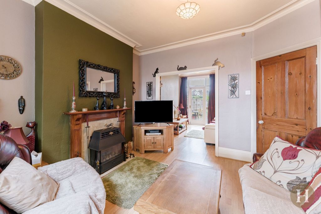 Property photo 2 of 29