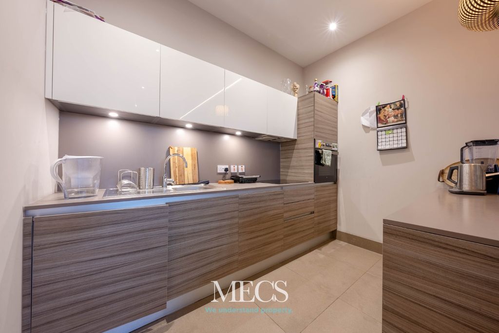 Property photo 2 of 10 1937253