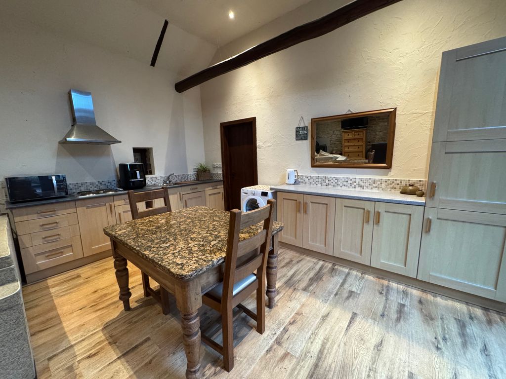 Property photo 3 of 10 Image