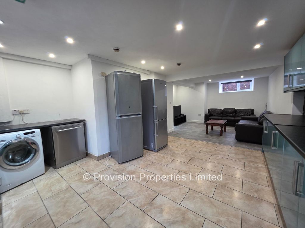 Property photo 3 of 10 Photo