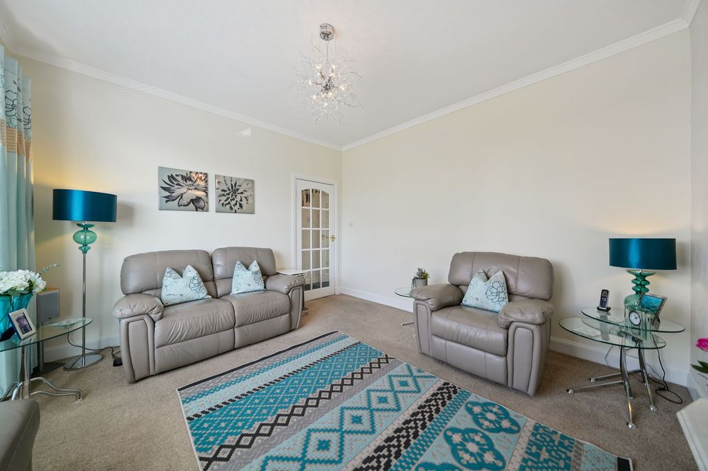 Property photo 3 of 32