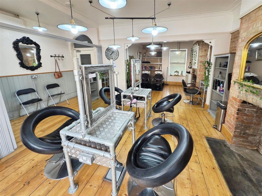 Property photo 2 of 16 Regent Road  (2).Jpg