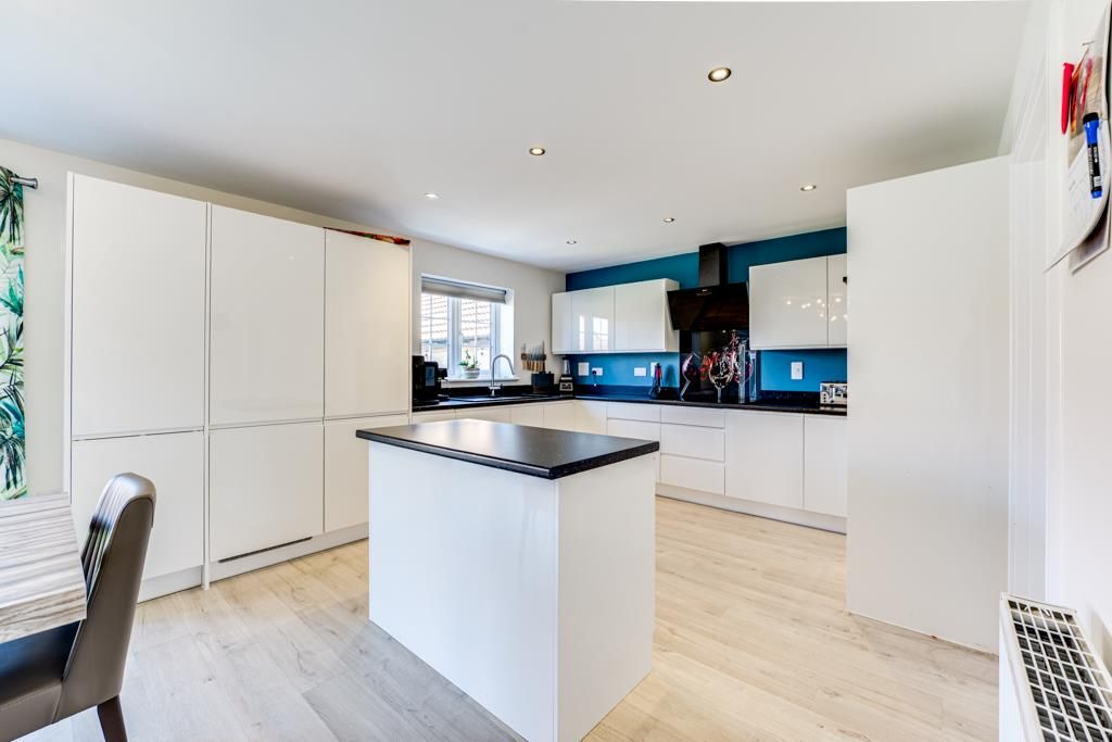 Property photo 3 of 50 9 Allen Grove, Burton Latimer-31.Jpg