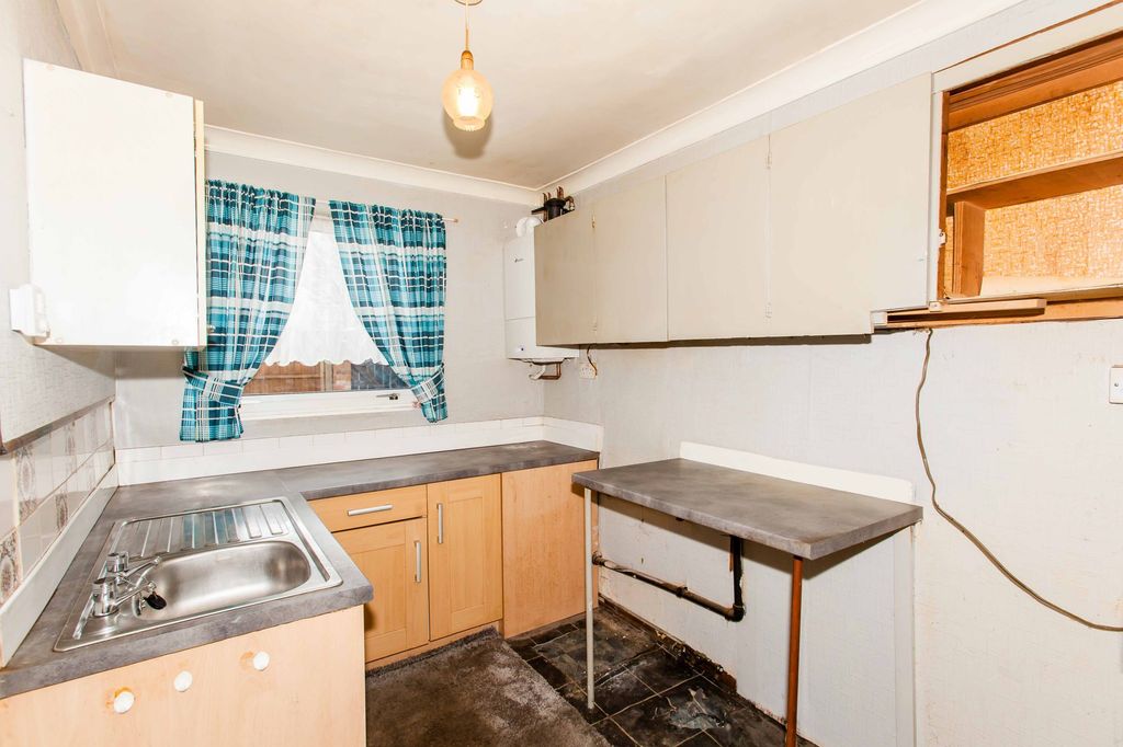 Property photo 2 of 19