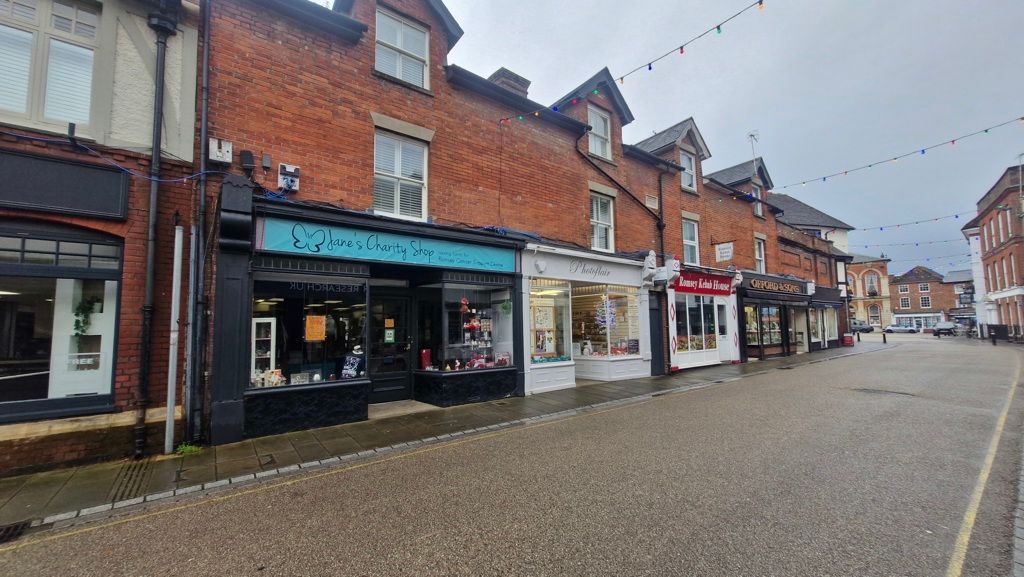 Property photo 3 of 9 Photo 9