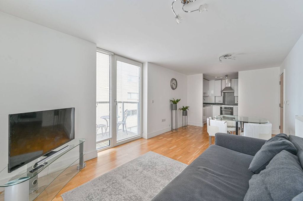 Property photo 2 of 18