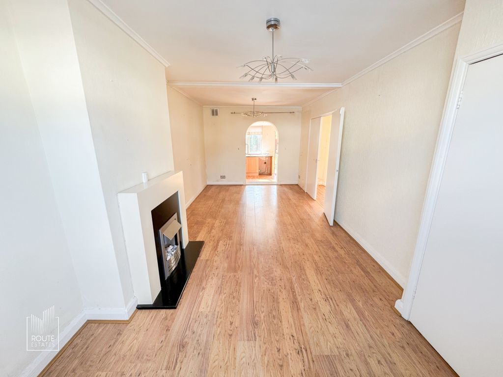 Property photo 3 of 13 Photo 8