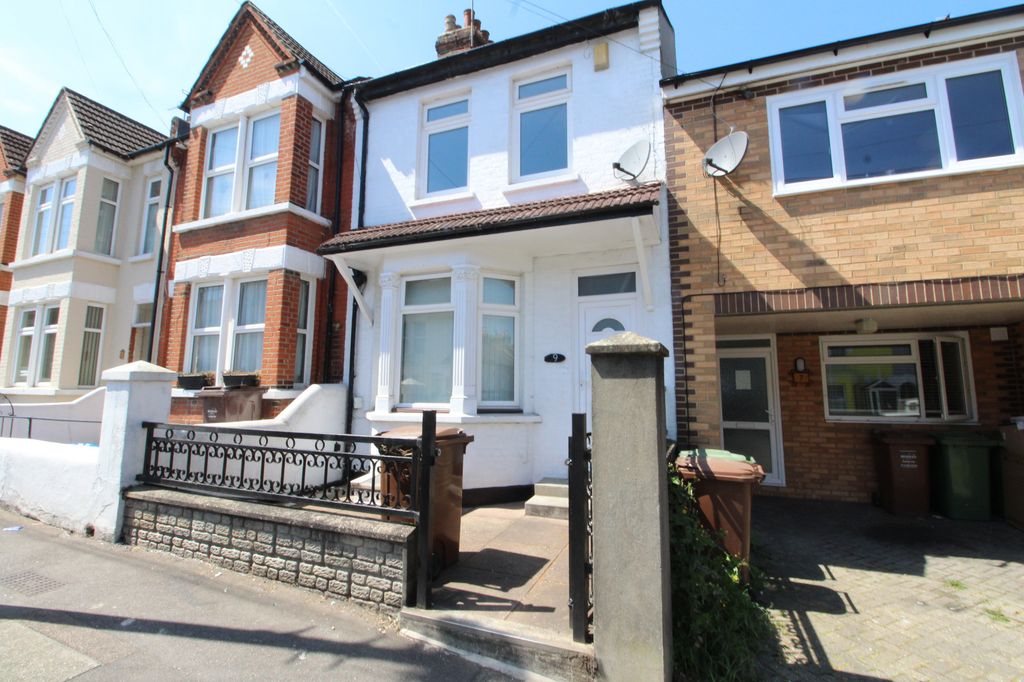 Property photo 1 of 12