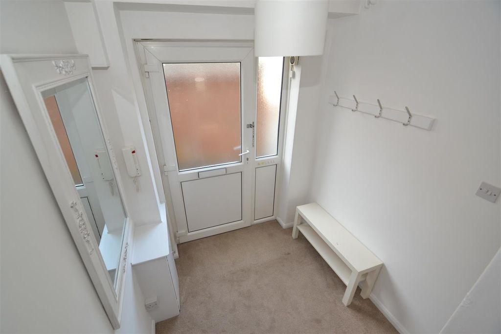 Property photo 2 of 11 2. Lobby (8).Jpg