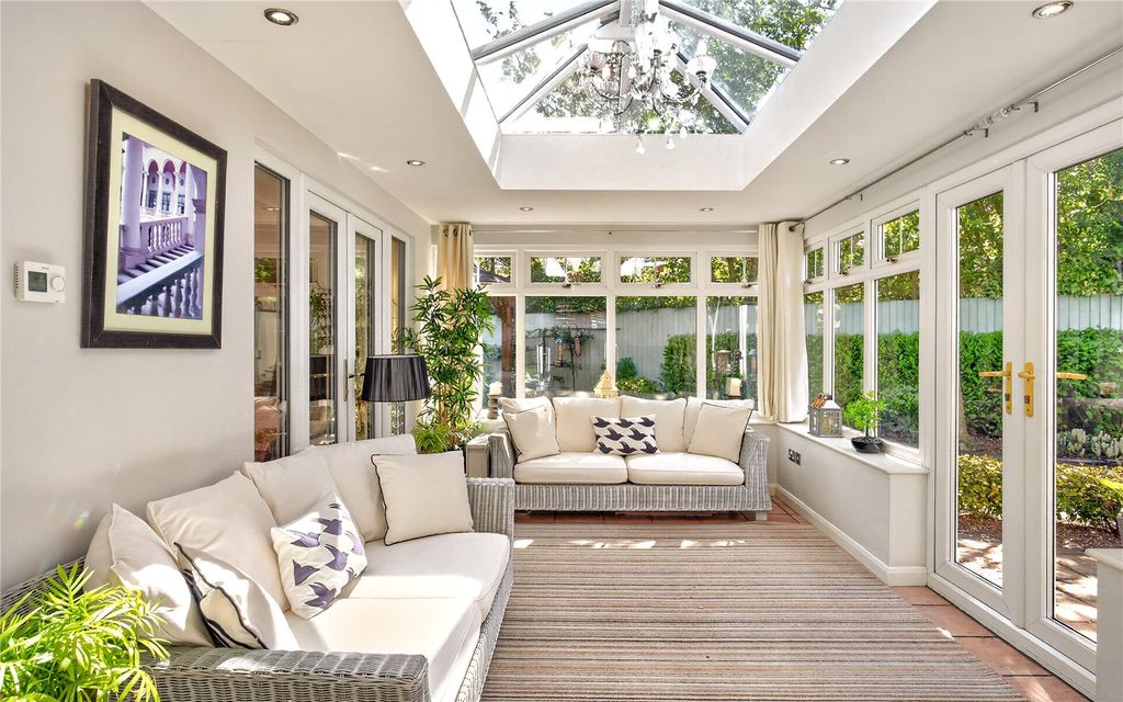 Property photo 3 of 21 Garden Room