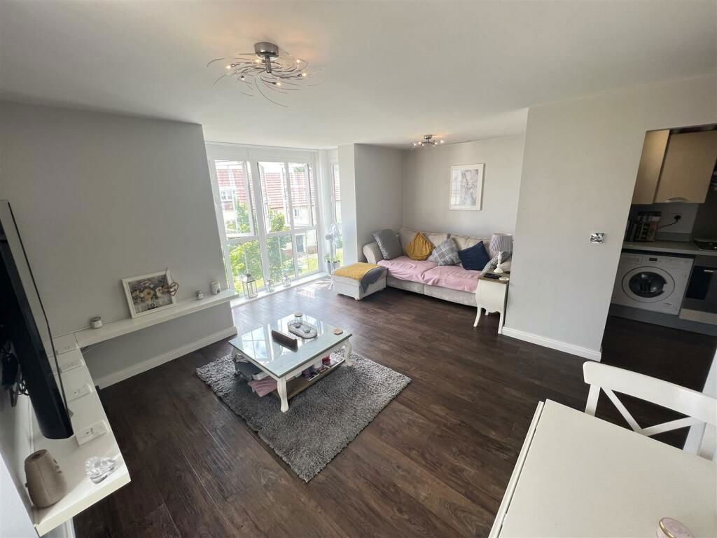 Property photo 3 of 11