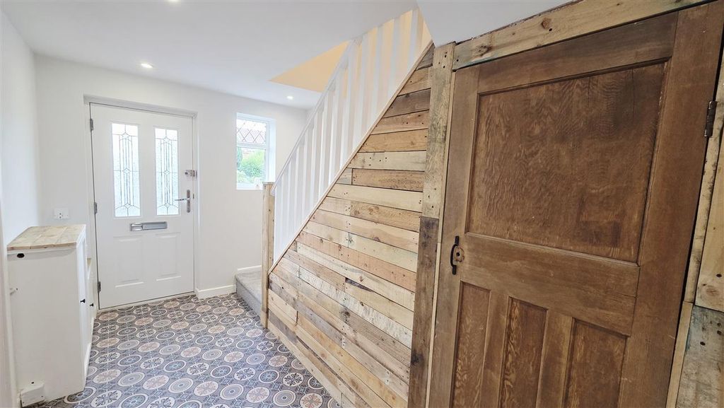 Property photo 2 of 17 Entrance Hallway