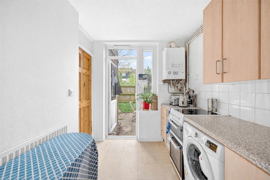 Property photo 3 of 9