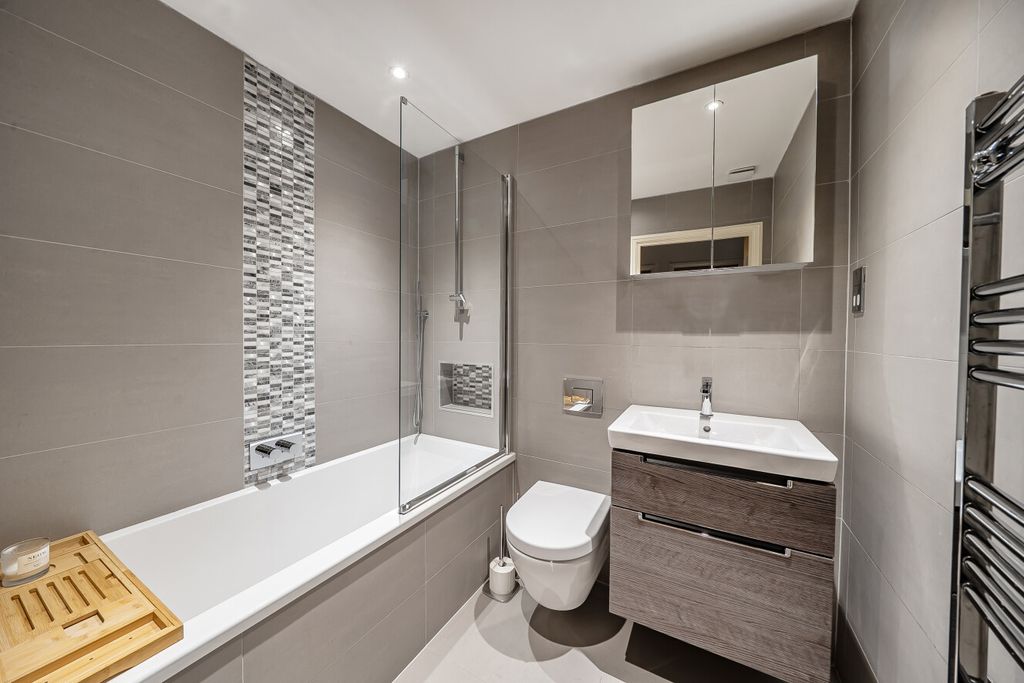 Property photo 3 of 19 1409663-19-6984c0...