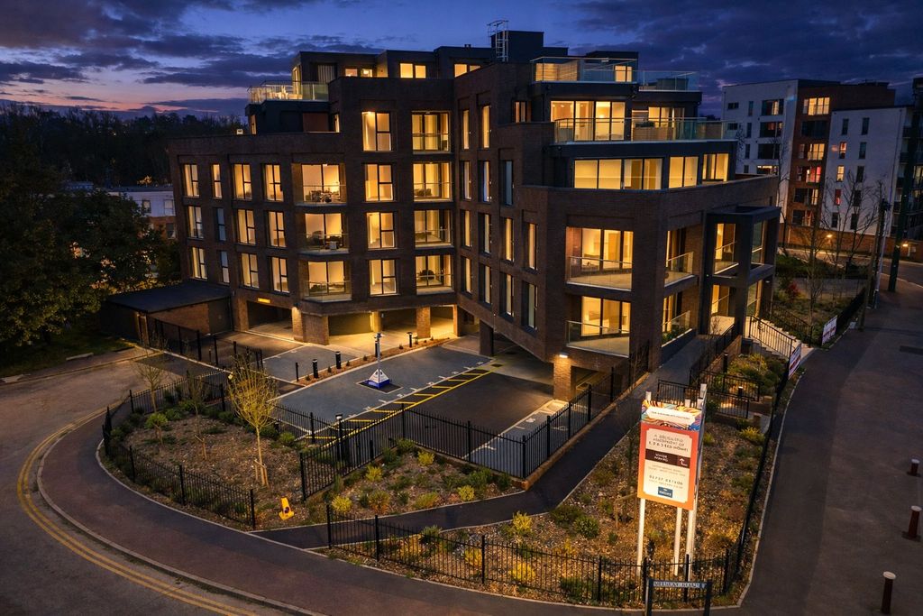 Property photo 2 of 15 Outside 2