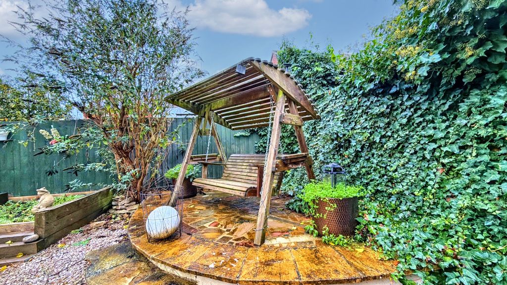 Property photo 2 of 20 4687104