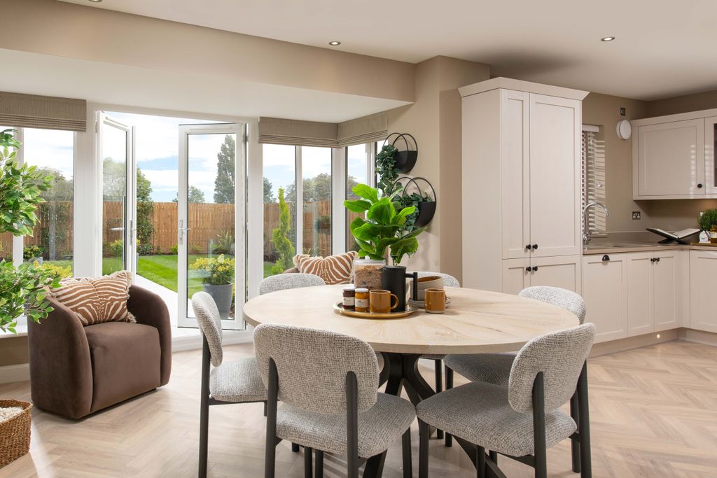 Property photo 3 of 10 Castra Park Winstone