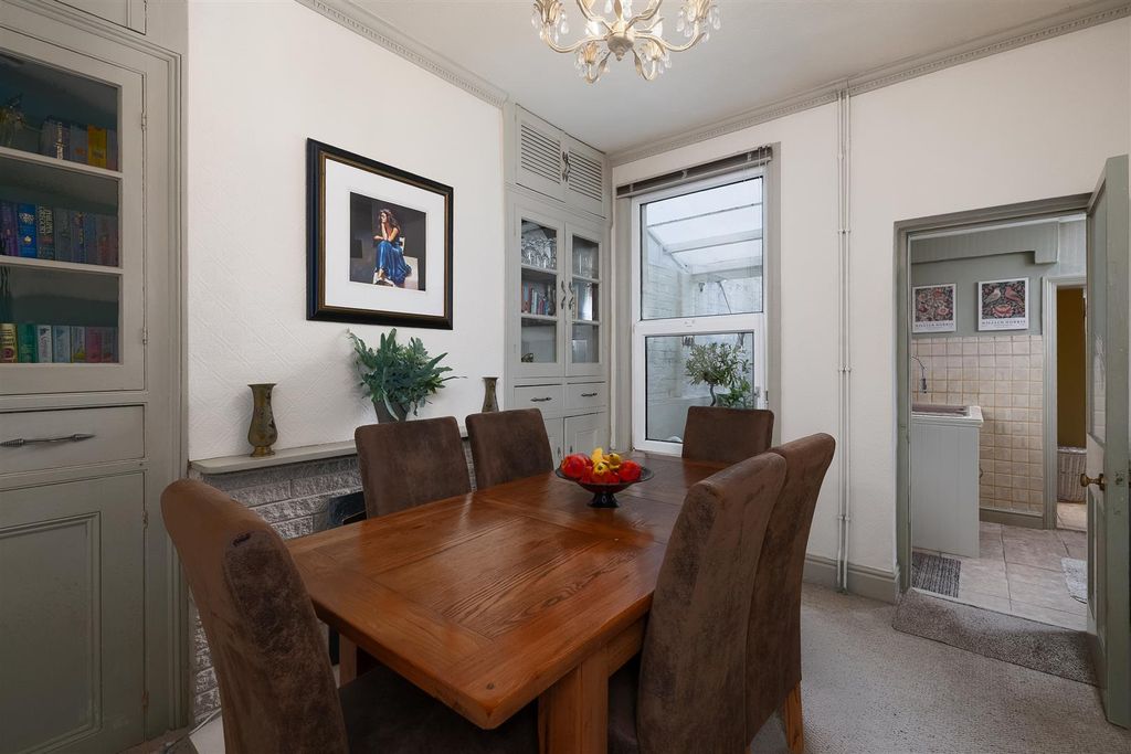 Property photo 3 of 21 Dining Room