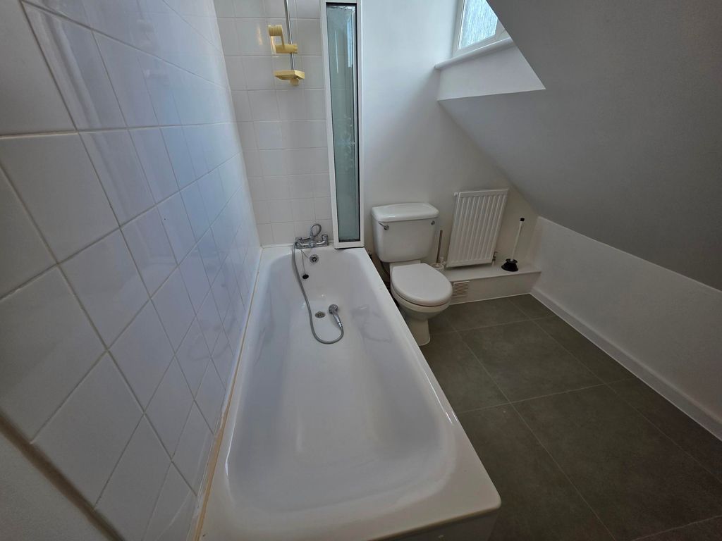 Property photo 3 of 4 Bathroom