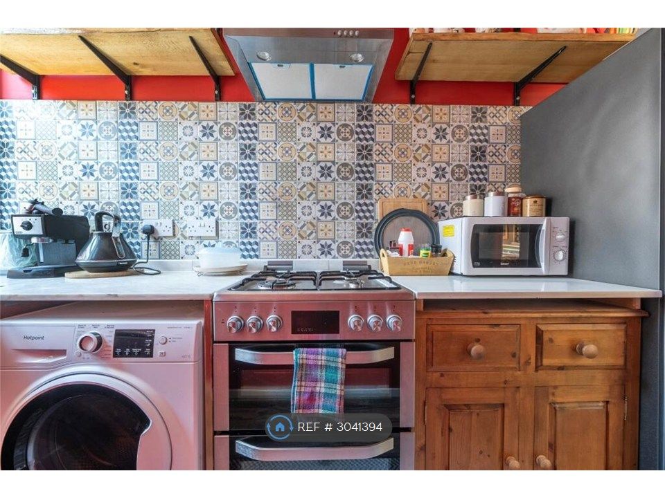 Property photo 2 of 21 Kitchen