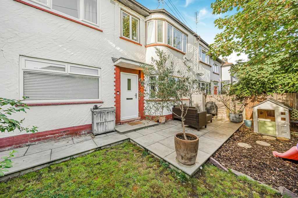 Property photo 1 of 11
