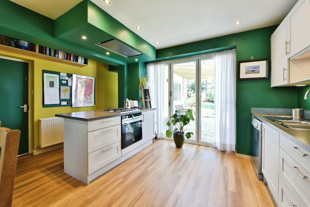 Property photo 2 of 15 Dining Kitchen