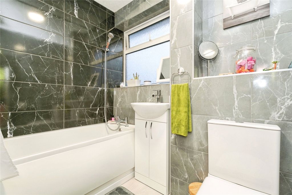 Additional image 11 of 2 bed flat for saleLancaster Close, Fakenham, Norfolk NR21
