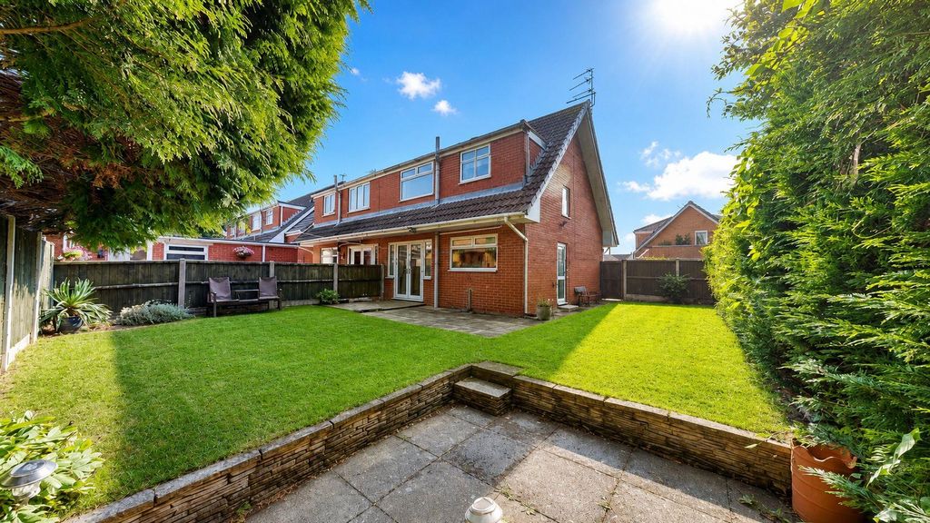 Property photo 2 of 19 Beech Gardens Rear Garden