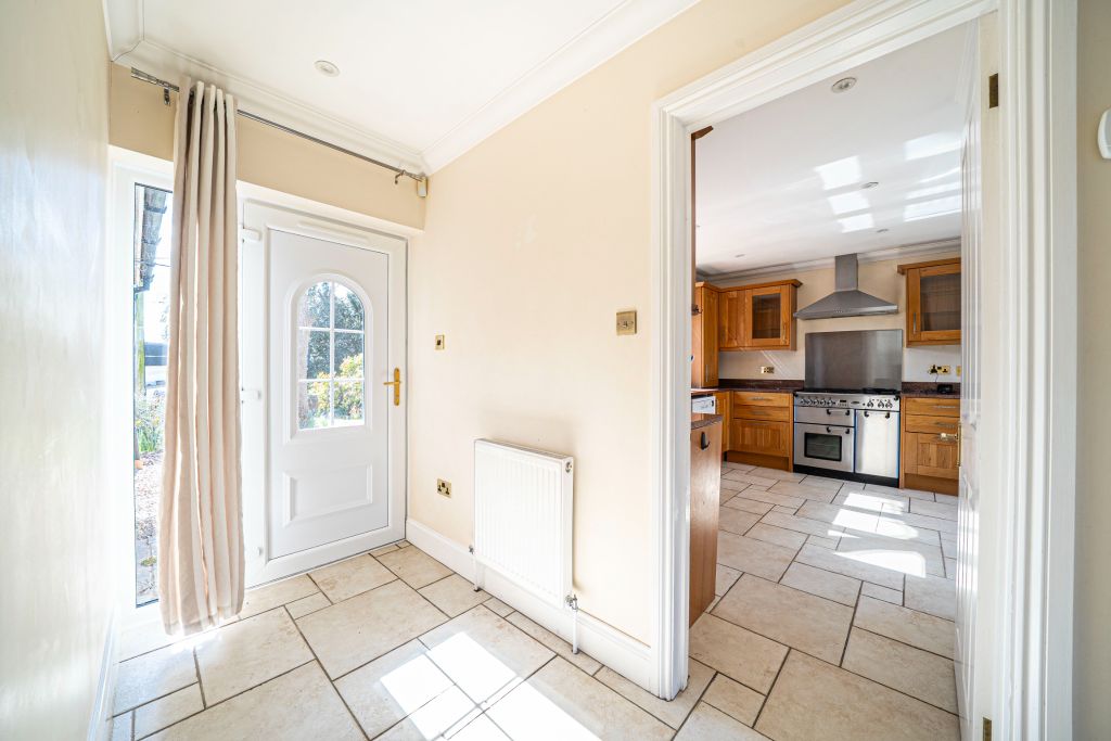 Property photo 2 of 28