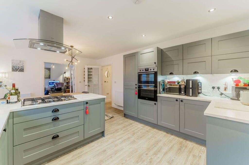 Property photo 2 of 38