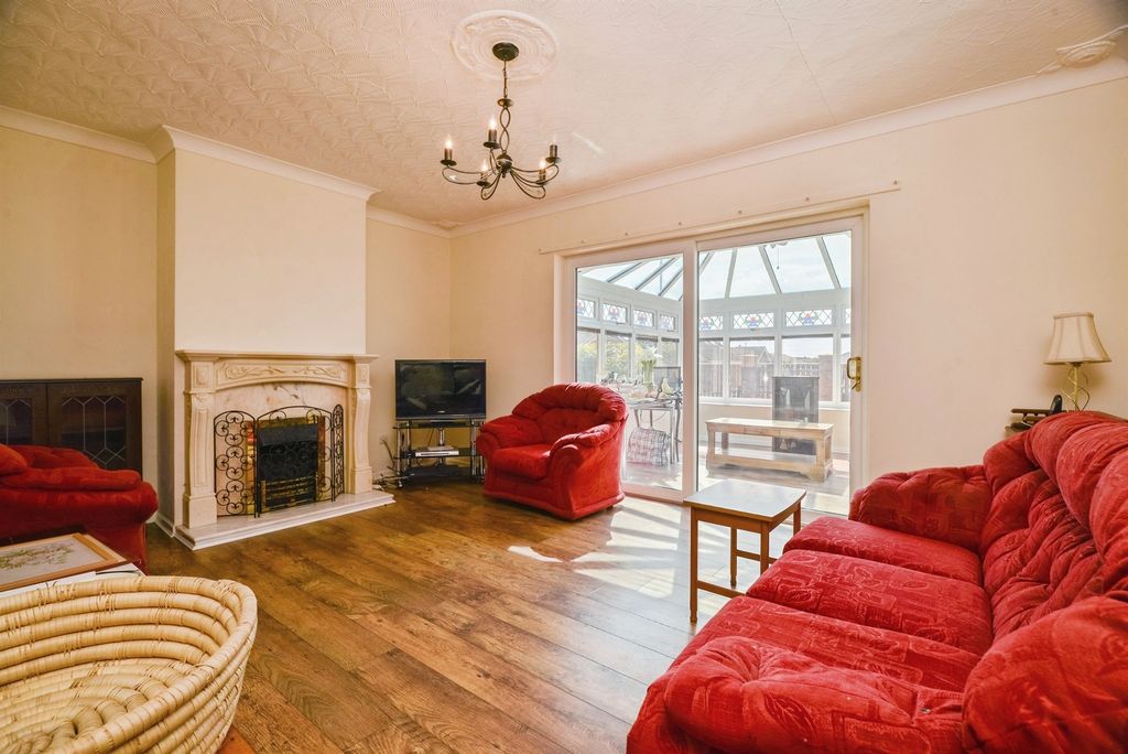 Property photo 3 of 13