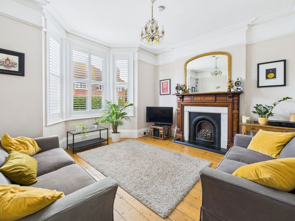 Property photo 3 of 27