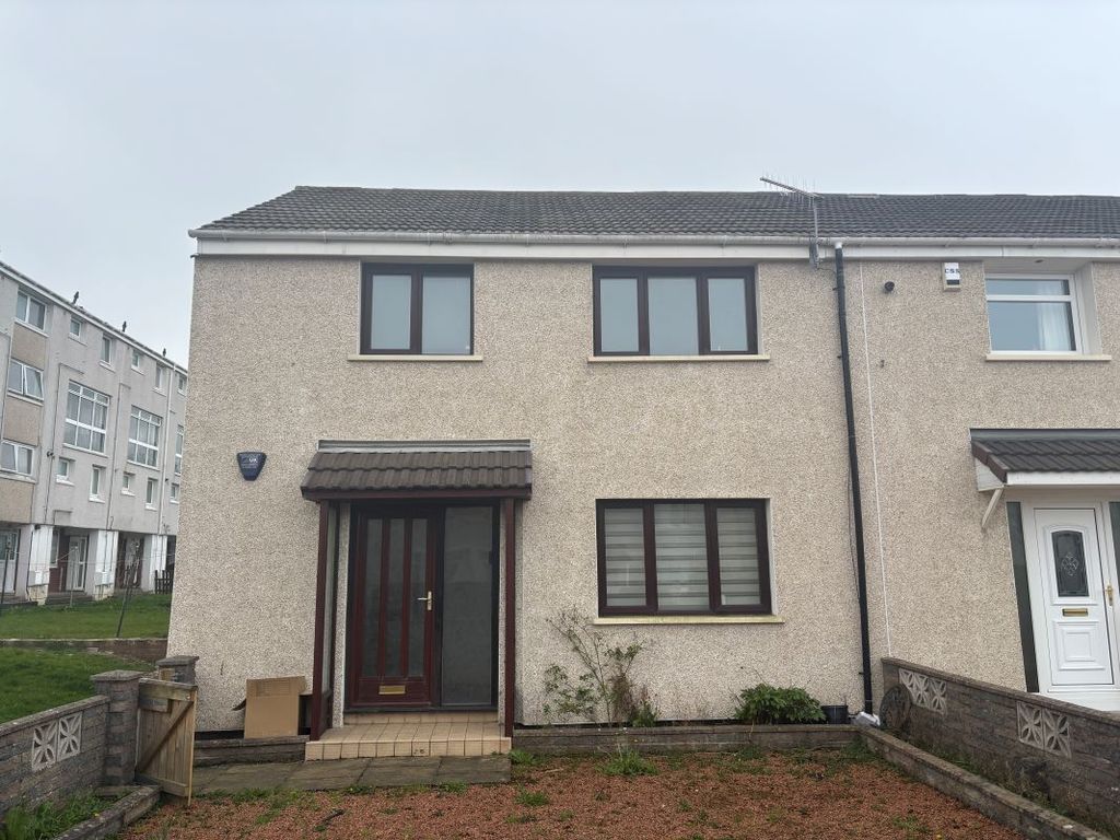Property photo 2 of 11