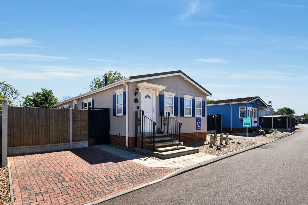 Property photo 1 of 38 Picture No. 21