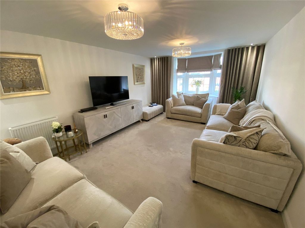 Property photo 2 of 39 Picture No. 14