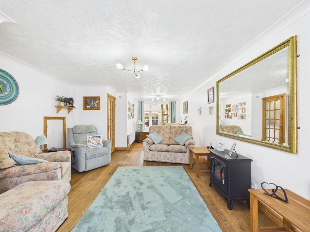 Property photo 2 of 15 Cam05010G0-Pr0044-Still006.Jpg