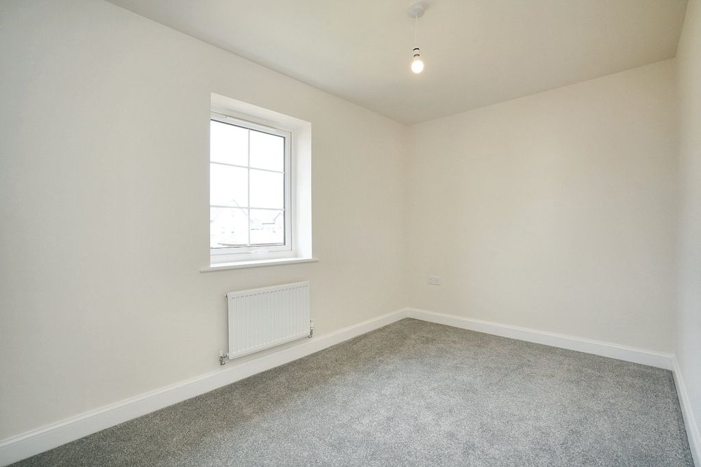 Property photo 3 of 19 Picture No. 06