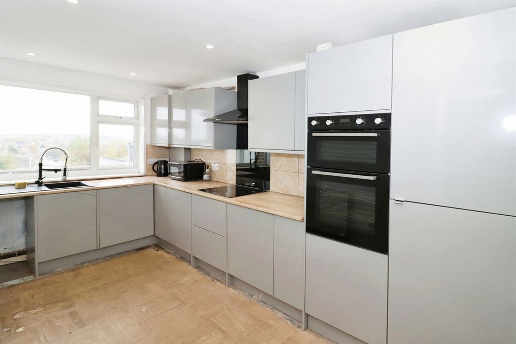 Property photo 1 of 14 View