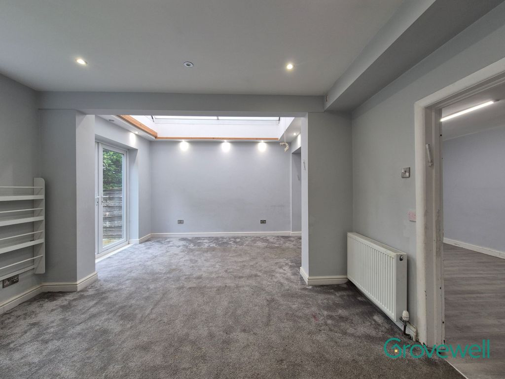 Property photo 3 of 23