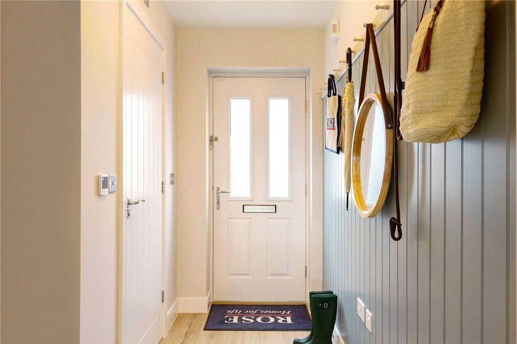 Property photo 3 of 17 Picture 3