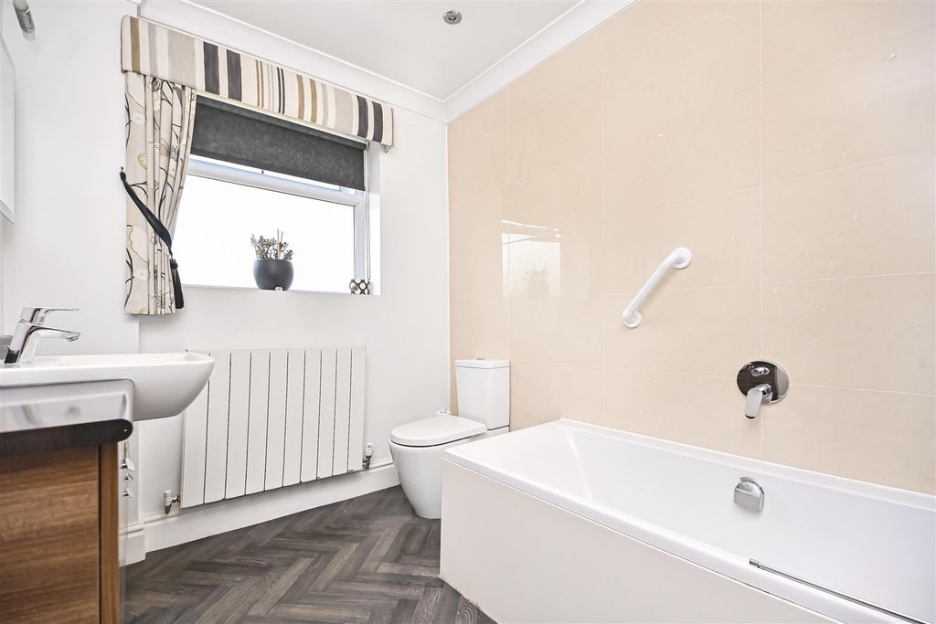 Property photo 1 of 42 151 Platt Fold Road Bathroom (1).Jpg