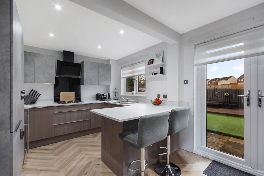 Property photo 3 of 19 Picture No. 05