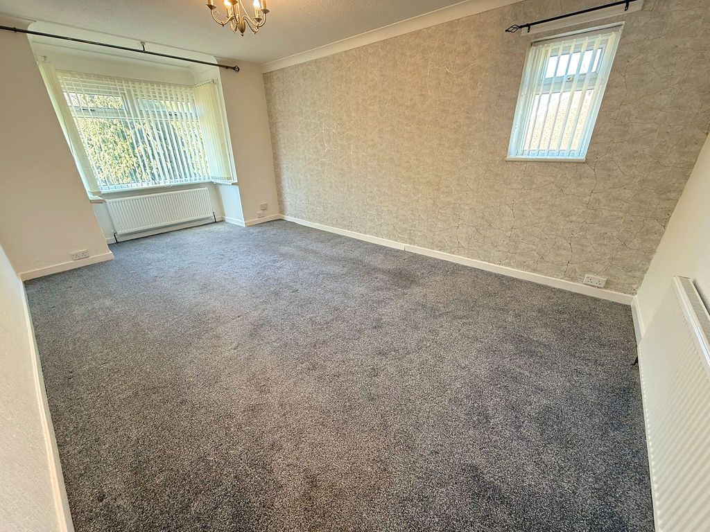 Property photo 2 of 7 Lounge