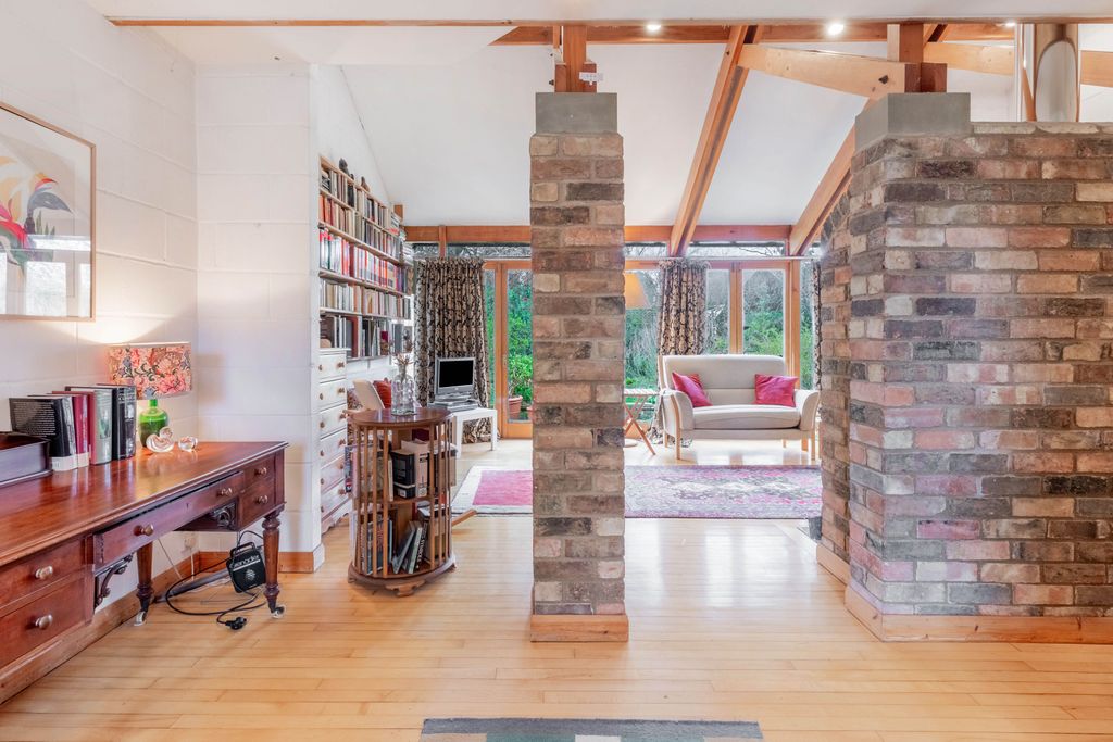 Property photo 3 of 38 A8