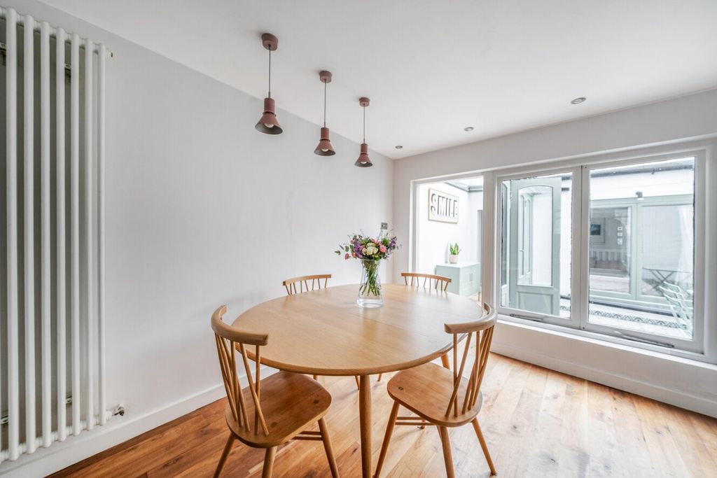 Property photo 2 of 19 Picture No. 05