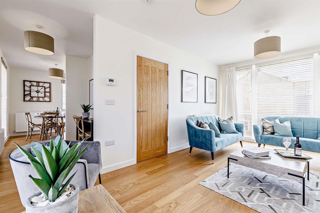 Additional image 7 of 4 bed town house to rentPark Crescent, Matlock Spa, Matlock DE4