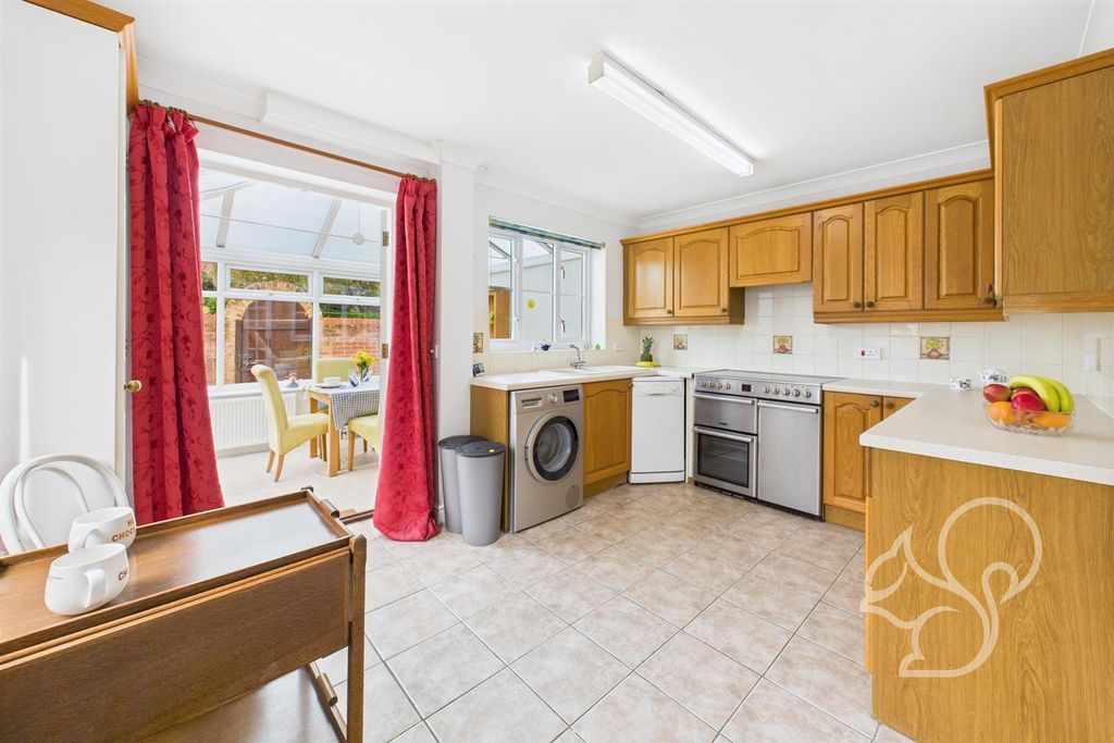 Property photo 2 of 14 Kitchen