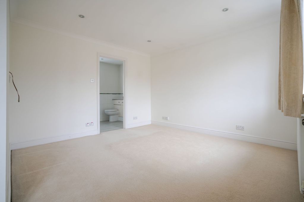 Additional image 8 of 3 bed semi-detached house to rentGuards Court, Sunningdale SL5